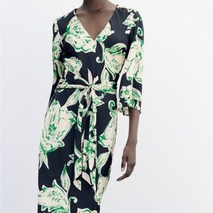 Beautiful Green and Black Dress In Satin - Size Medium